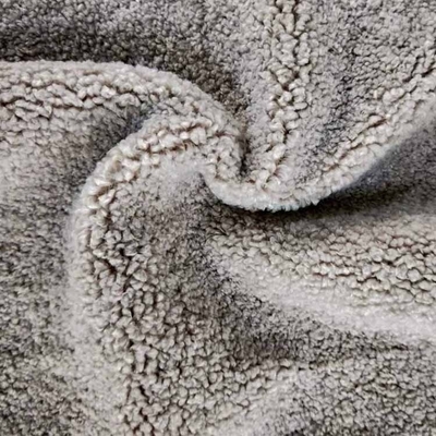 58" 60" ouatine de Sherpa du polyester 360gsm 100 pour le tapis de tapisserie d'ameublement