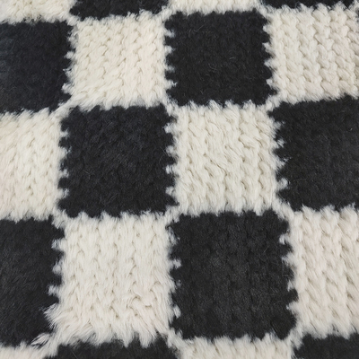 Le tissu mou 500gsm de fourrure de lapin de polyester a imprimé le faux de plaid pour le manteau d'hiver