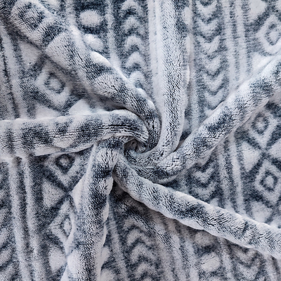 Tissu imprimé arrière 240GSM de couverture d'ouatine de flanelle avec la conception coupée