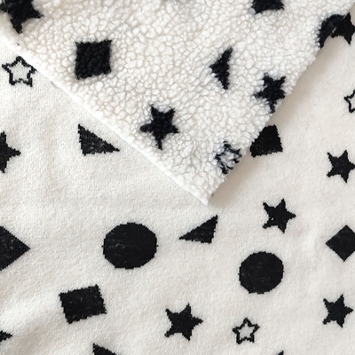 Le fil noir et blanc de jacquard de tissu d'ouatine de Sherpa a teint pour le plancher Mats Pillow de Backoack