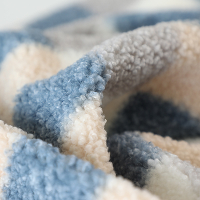 200gsm Sherpa imprimé par plaid a rayé le polyester 100% de tissu d'ouatine