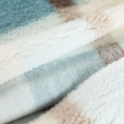 Tissu vert 300gsm 150D de Sherpa de manteau d'hiver de literie chaude de tapis