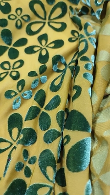 Tissu coréen 140gsm de velours de modèle de fleur pour l'écharpe de l'usage de femmes